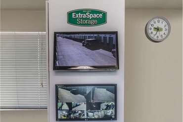 Extra Space Storage - Self-Storage Unit in Glendale, CA