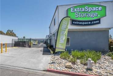 Extra Space Storage - Self-Storage Unit in Oakland, CA