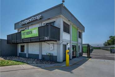 Extra Space Storage - 780 E 11th St, Tracy, CA 95304