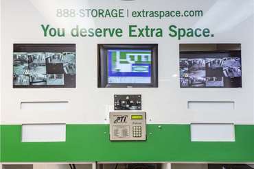Extra Space Storage - 3000 10th St N Arlington, VA 22201