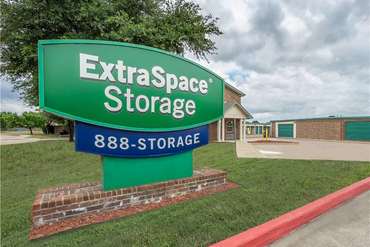 Extra Space Storage - 3308 Waypoint Dr Carrollton, TX 75006