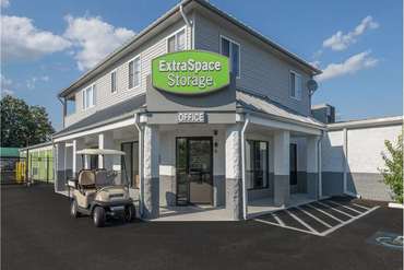 Extra Space Storage - 1156 Cromwell Ave, Rocky Hill, CT 06067
