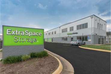 Extra Space Storage - 5821 Seminary Rd Falls Church, VA 22041