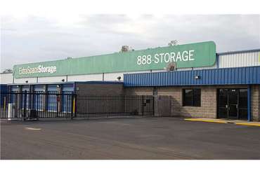 Extra Space Storage - 4961 Covington Way Memphis, TN 38128