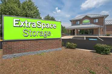 Extra Space Storage - 250 Spring St Herndon, VA 20170