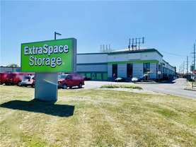 Extra Space Storage - Self-Storage Unit in Hasbrouck Heights, NJ