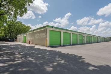 Extra Space Storage - 2523 NW 6th St Fort Lauderdale, FL 33311