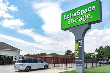 Extra Space Storage - 9111 N MacArthur Blvd Oklahoma City, OK 73132
