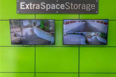 Extra Space Storage - 11033 Quail Creek Rd Oklahoma City, OK 73120