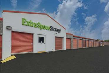 Extra Space Storage - 4526 Daly Dr Chantilly, VA 20151