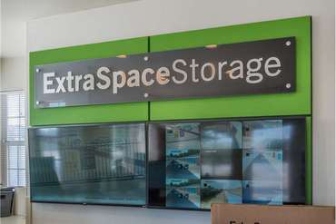Extra Space Storage - 10664 Walnut Hill Ln Dallas, TX 75238