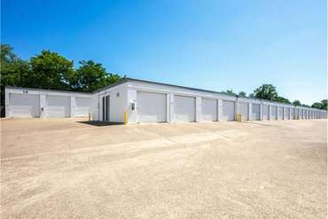 Extra Space Storage - 2229 W Division St Arlington, TX 76012
