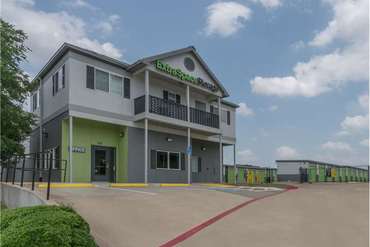 Extra Space Storage - 701 E Mid Cities Blvd Euless, TX 76039