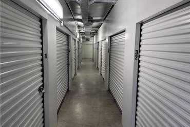 Extra Space Storage - 611 W Kenyon Rd Champaign, IL 61820