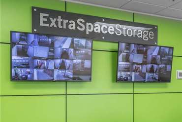 Extra Space Storage - 2845 Harriet Ave Minneapolis, MN 55408