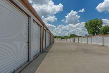 Extra Space Storage - 730 E Wheatland Rd Duncanville, TX 75116