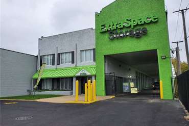 Extra Space Storage - 5921 S Western Ave Chicago, IL 60636