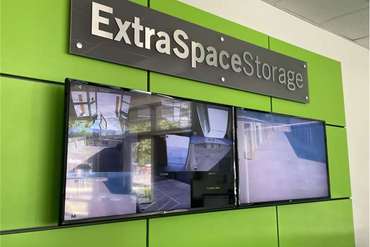 Extra Space Storage - 1533 Cummins Dr Modesto, CA 95358