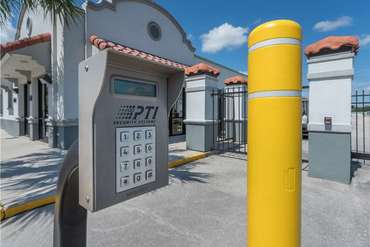 Extra Space Storage - Self-Storage Unit in Kissimmee, FL
