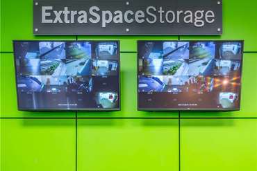 Extra Space Storage - 999 W Mt Vernon Ave Milwaukee, WI 53233