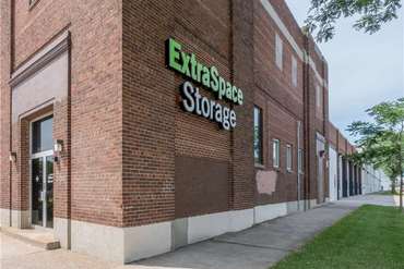 Extra Space Storage - 1227 E Hennepin Ave Minneapolis, MN 55414