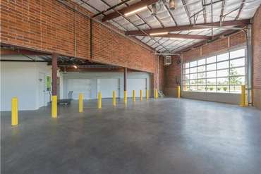 Extra Space Storage - 130 N Lakewood Rd Lake in the Hills, IL 60156