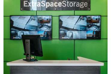 Extra Space Storage - 1300 N Ashland Ave Chicago, IL 60622