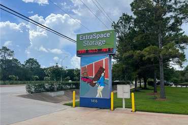 Extra Space Storage - 1416 N Main St Pearland, TX 77581