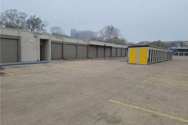 Extra Space Storage - 2339 Inwood Rd Dallas, TX 75235