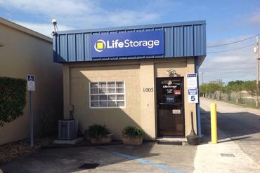 Life Storage - 1005 S Alexander St Plant City, FL 33563