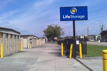 Life Storage - 300 Westgate Rd Lafayette, LA 70506