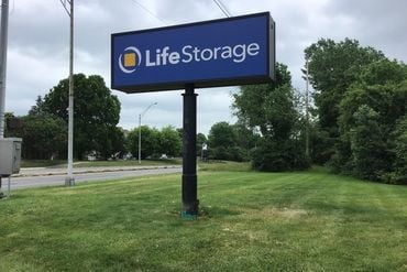 Life Storage - 851 W Henderson Rd Columbus, OH 43214