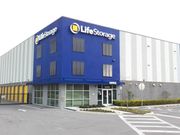 Life Storage - 21370 Walmart Way Lutz, FL 33548