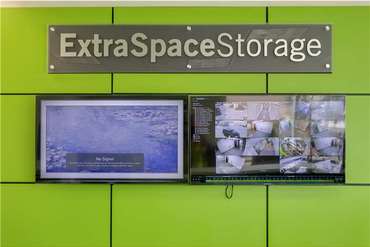 Extra Space Storage - 1711 E Hillsborough Ave Tampa, FL 33610