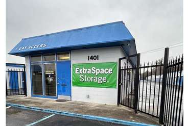 Extra Space Storage - 1401 Jordan Ln NW Huntsville, AL 35816