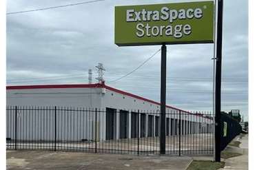 Extra Space Storage - 11702 Beechnut St Houston, TX 77072