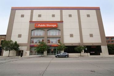 Public Storage - 362 W Chicago Ave Chicago, IL 60654