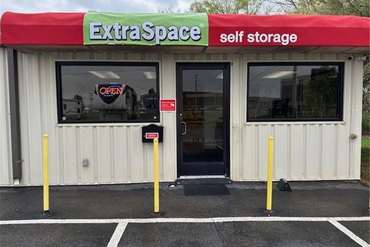 Extra Space Storage - 123 Davis St Portland, TN 37148