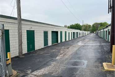 Extra Space Storage - 1036 Pershall Rd St Louis, MO 63137