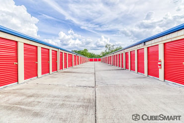 CubeSmart Self Storage - 15855 US Hwy 441 Summerfield, FL 34491
