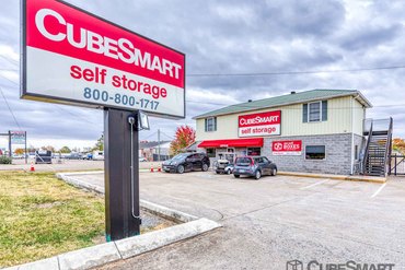 CubeSmart Self Storage - 528 Dover Rd Clarksville, TN 37042